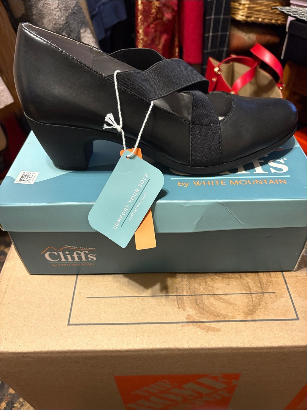 Cliffs by WHITE MOUNTAIN Black Elastic Strap Mid Heel Pumps